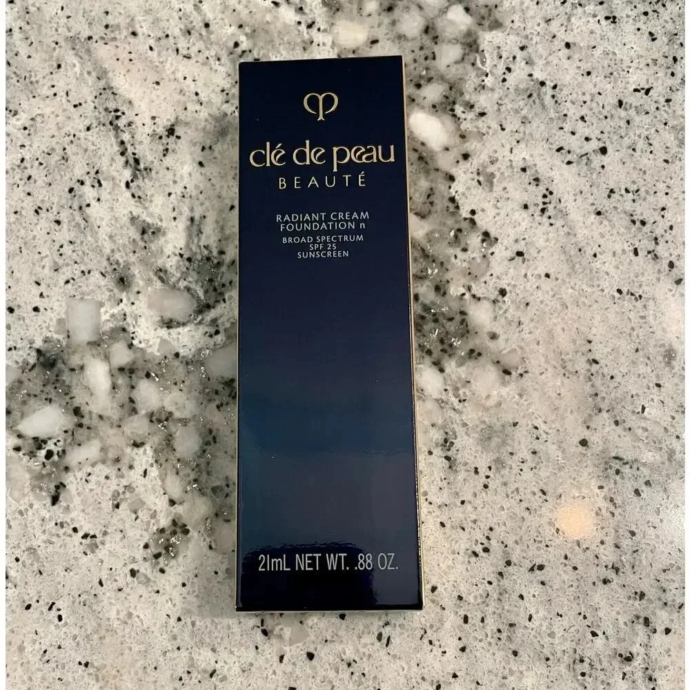 Cle de Peau Beaute Radiant Cream Foundation O90 Very Deep Ocher 21ml 0.88 oz